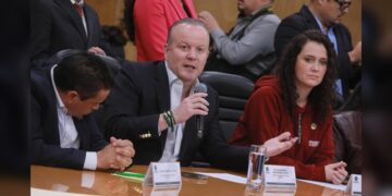 Ocupa Carlos Canturosas puestos estratégicos en comisiones legislativas