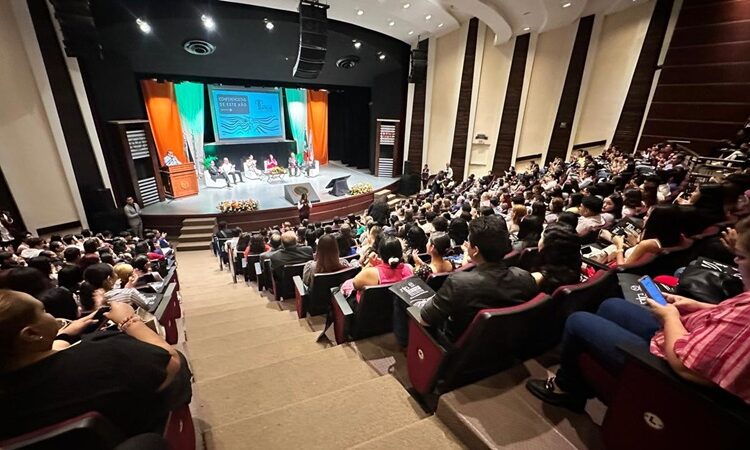 Participa Mónica Villarreal en Congreso Nacional de Derecho en la UAT