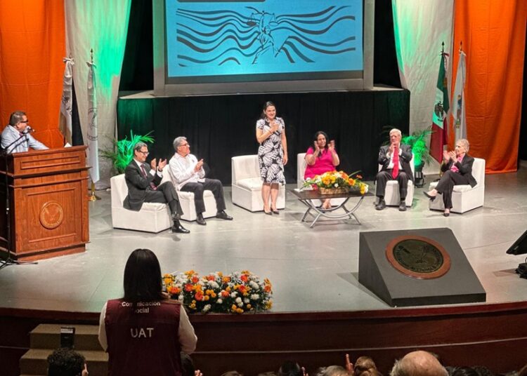 Participa Mónica Villarreal en Congreso Nacional de Derecho en la UAT