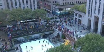 ¡Inauguraron pista de hielo del Rockefeller Center en NY!