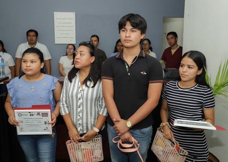 Pone en marcha Mónica Villarreal programa de adopción y protección animal