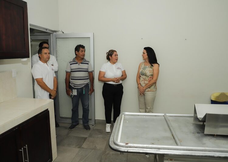 Pone en marcha Mónica Villarreal programa de adopción y protección animal