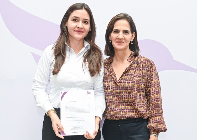 Presidenta del DIF Tampico entrega nombramientos a equipo de colaboradoras