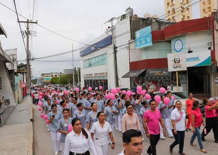Promueve la UAT concientización sobre el cáncer de mama