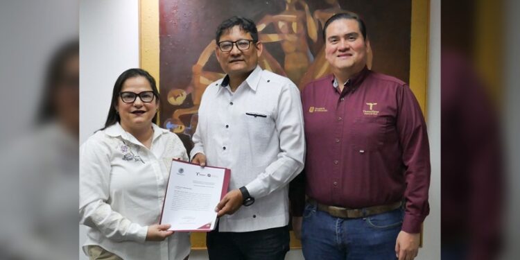 Recibe Juan Vital Román nombramiento como titular del CREDE Victoria