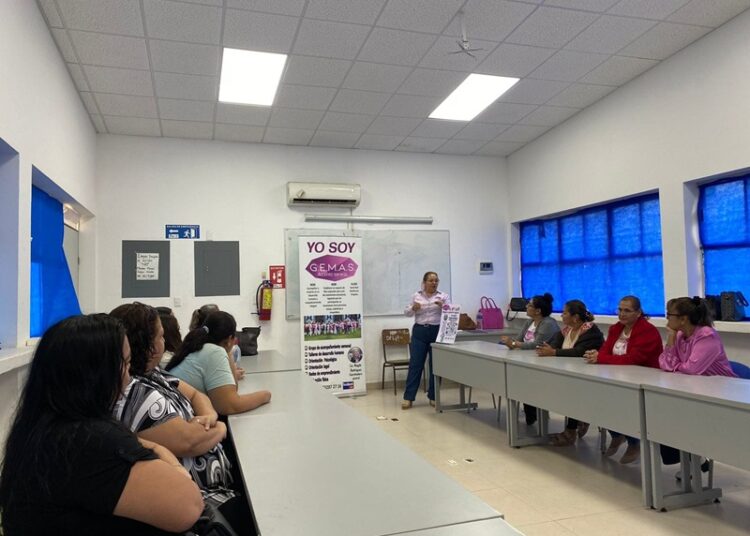 Reciben docentes del COBAT nombramientos de homologación y renivelación