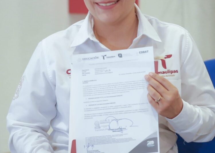 Reciben docentes del COBAT nombramientos de homologación y renivelación