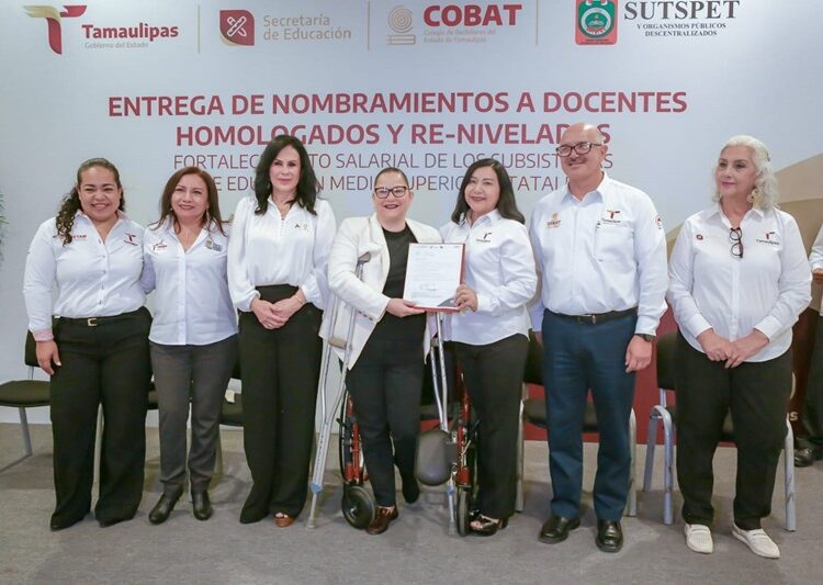 Reciben docentes del COBAT nombramientos de homologación y renivelación