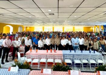 Rector Dámaso Anaya presidió la celebración del 51 años del SUTUAT