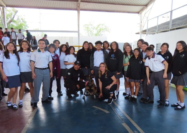 Fomentan valores de respeto animal y educación ambiental en el CBTis 24