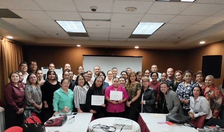 SET capacita a maestros normalistas