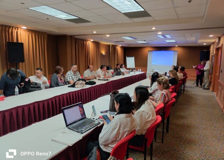 SET capacita a maestros normalistas