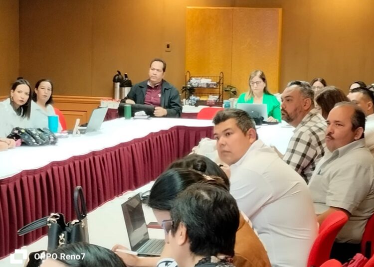 SET capacita a maestros normalistas