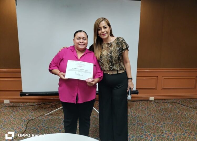 SET capacita a maestros normalistas