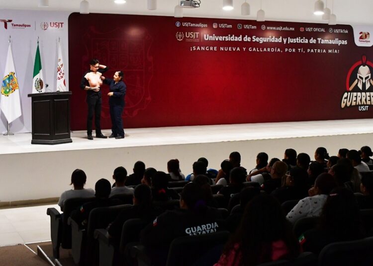 Recibe SSPT información sobre cáncer de mama