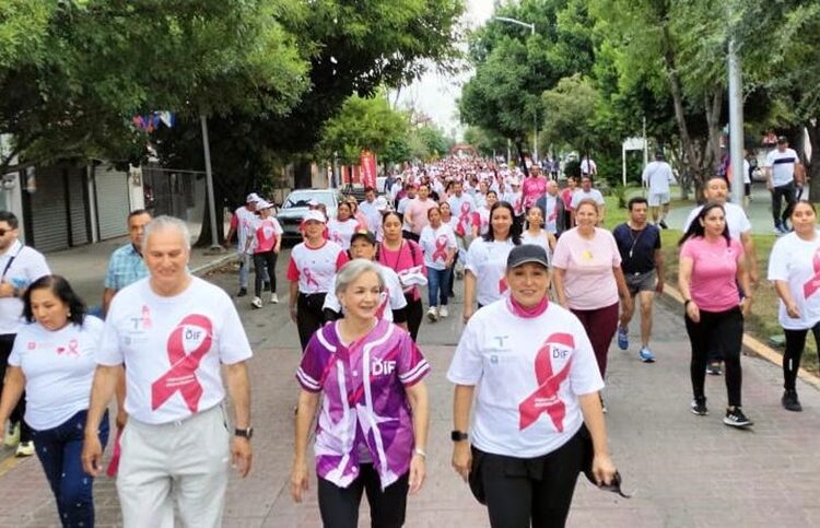 Conmemoran Día Internacional contra el Cáncer de Mama con ‘Caminata Rosa’