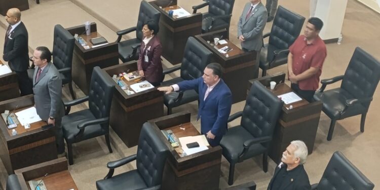 Con un amparo, Gerardo Peña toma protesta como diputado local