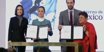 Sheinbaum firma decreto, Pemex y CFE vuelvan a ser empresas públicas