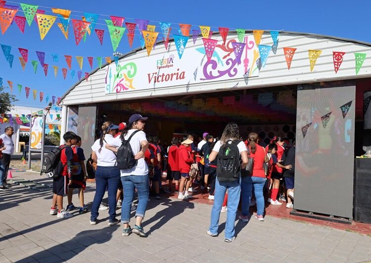 Stand Victoria en la Feria Tamaulipas recibe a estudiantes