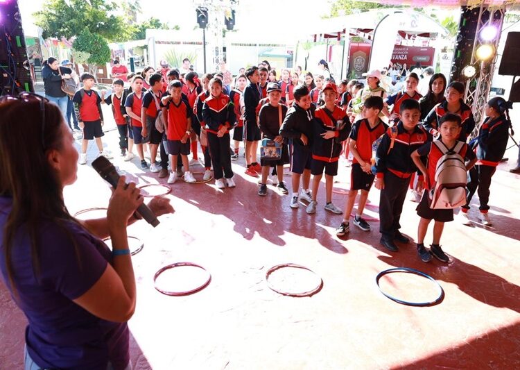 Stand Victoria en la Feria Tamaulipas recibe a estudiantes