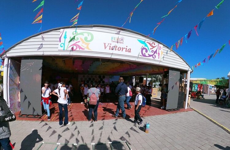 Stand Victoria en la Feria Tamaulipas recibe a estudiantes