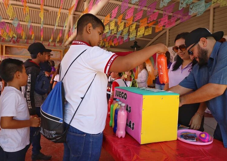 Stand Victoria en la Feria Tamaulipas recibe a estudiantes
