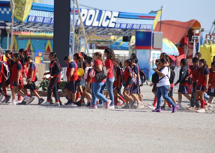 Stand Victoria en la Feria Tamaulipas recibe a estudiantes