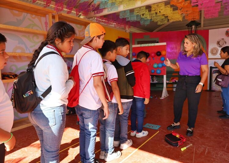 Stand Victoria en la Feria Tamaulipas recibe a estudiantes