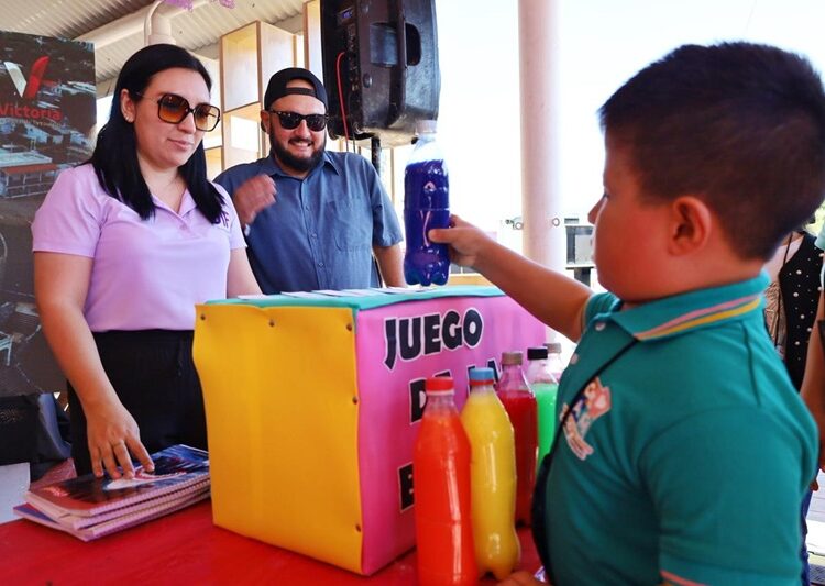 Stand Victoria en la Feria Tamaulipas recibe a estudiantes