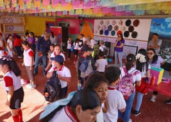 Stand Victoria en la Feria Tamaulipas recibe a estudiantes