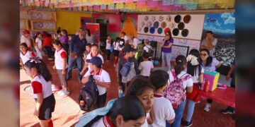 Stand Victoria en la Feria Tamaulipas recibe a estudiantes