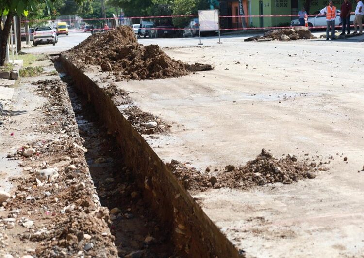 Supervisa Lalo Gattás obra hidráulica en la M. Alemán