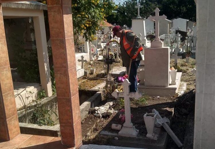 Trabaja Gobierno de Victoria en limpieza de panteones municipales