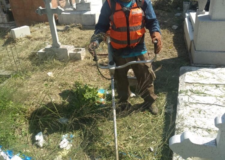 Trabaja Gobierno de Victoria en limpieza de panteones municipales