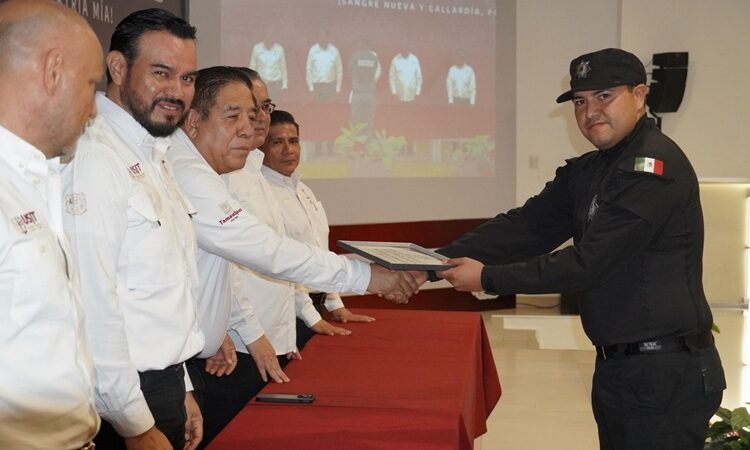 Entrega USJT a la sociedad 69 nuevos policías