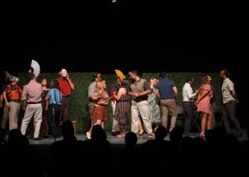 Viven neolaredenses tarde de danza y teatro