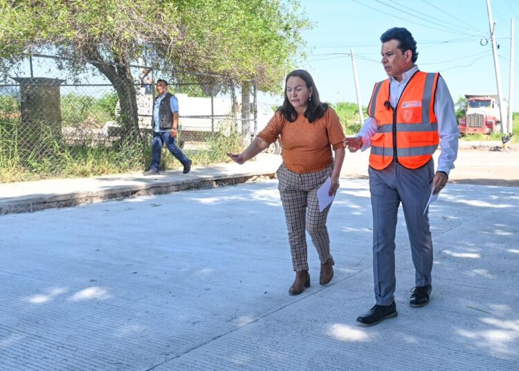 Supervisa Gattás avance de pavimentación en la México