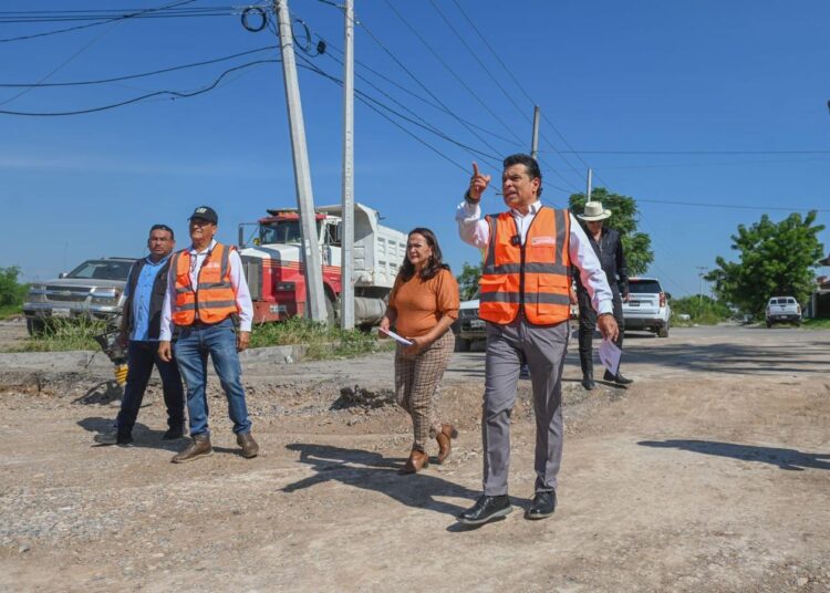 Supervisa Gattás avance de pavimentación en la México