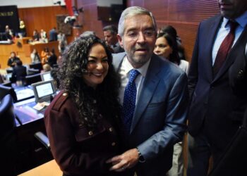 Senado ratifica a Juan Ramón de la Fuente como canciller