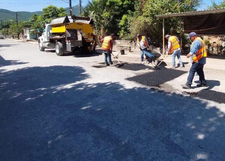 Extiende Victoria bacheo a más colonias de la Ciudad