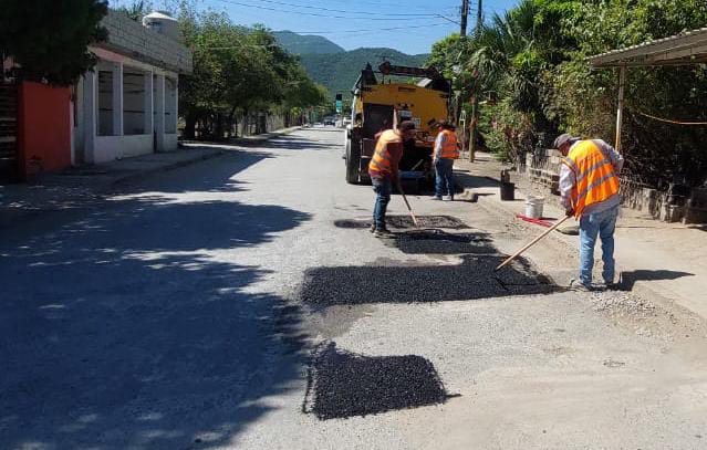 Extiende Victoria bacheo a más colonias de la Ciudad