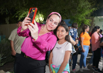 Familias y alcaldesa de NLD disfrutan lunada en el Zoo