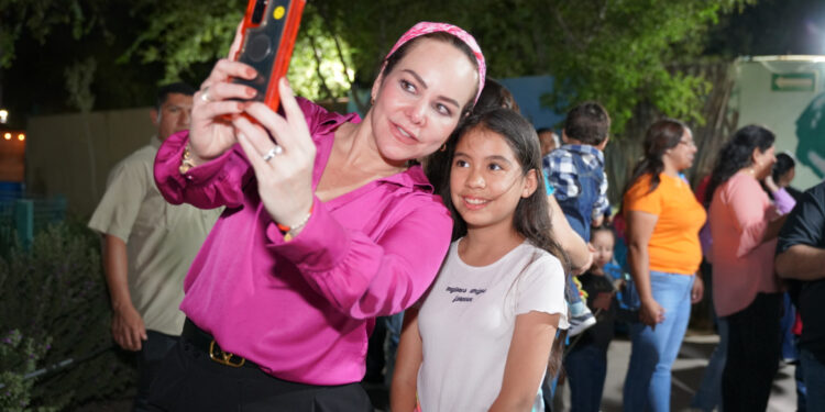 Familias y alcaldesa de NLD disfrutan lunada en el Zoo