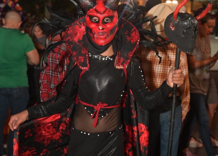 Espectacular exhibición y concurso de Catrinas en Tampico