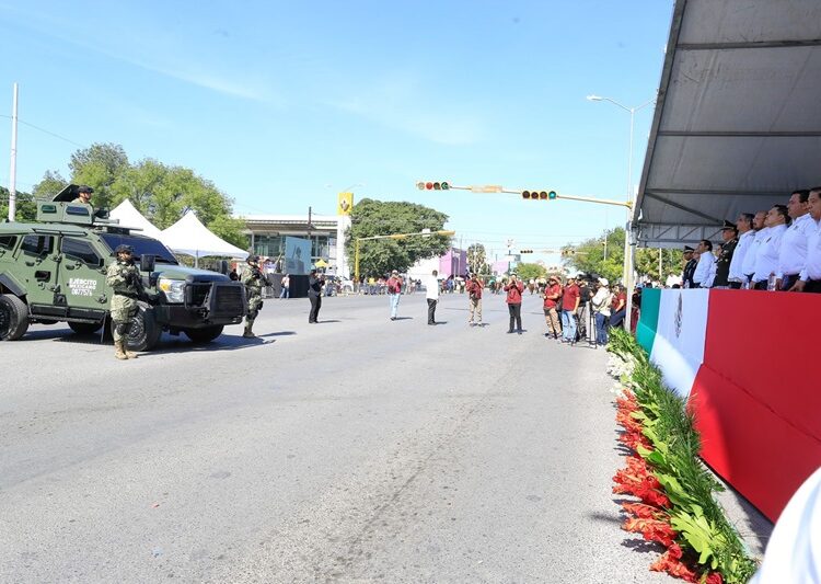 Encabeza AVA desfile por el 114 Aniversario del Inicio de la Revolución Mexicana