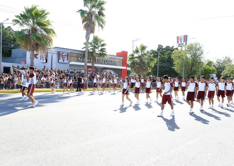 Encabeza AVA desfile por el 114 Aniversario del Inicio de la Revolución Mexicana
