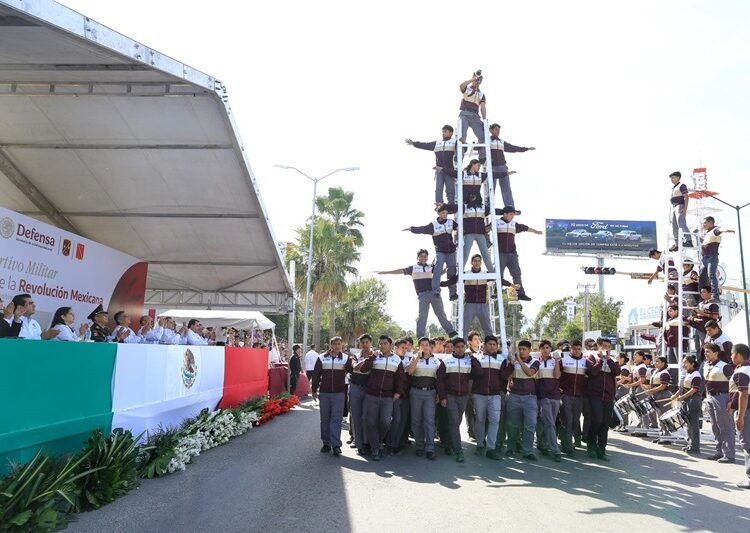 Encabeza AVA desfile por el 114 Aniversario del Inicio de la Revolución Mexicana