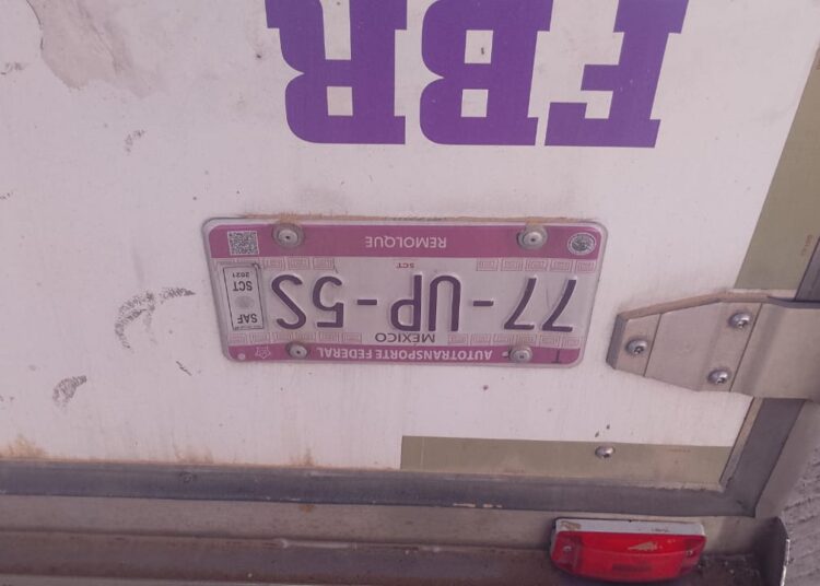 Se accidenta trailer en la Monterrey-Nuevo Laredo