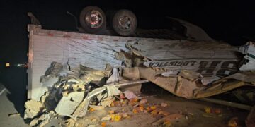 Se accidenta trailer en la Monterrey-Nuevo Laredo