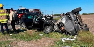 Falleció 1 mujer y 2 hombres en estado crítico al chocar en Harlingen
